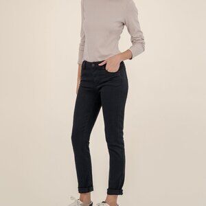 Kut from the Kloth Catherine Mid Rise Boyfriend, Petite Size 2p2p / Black